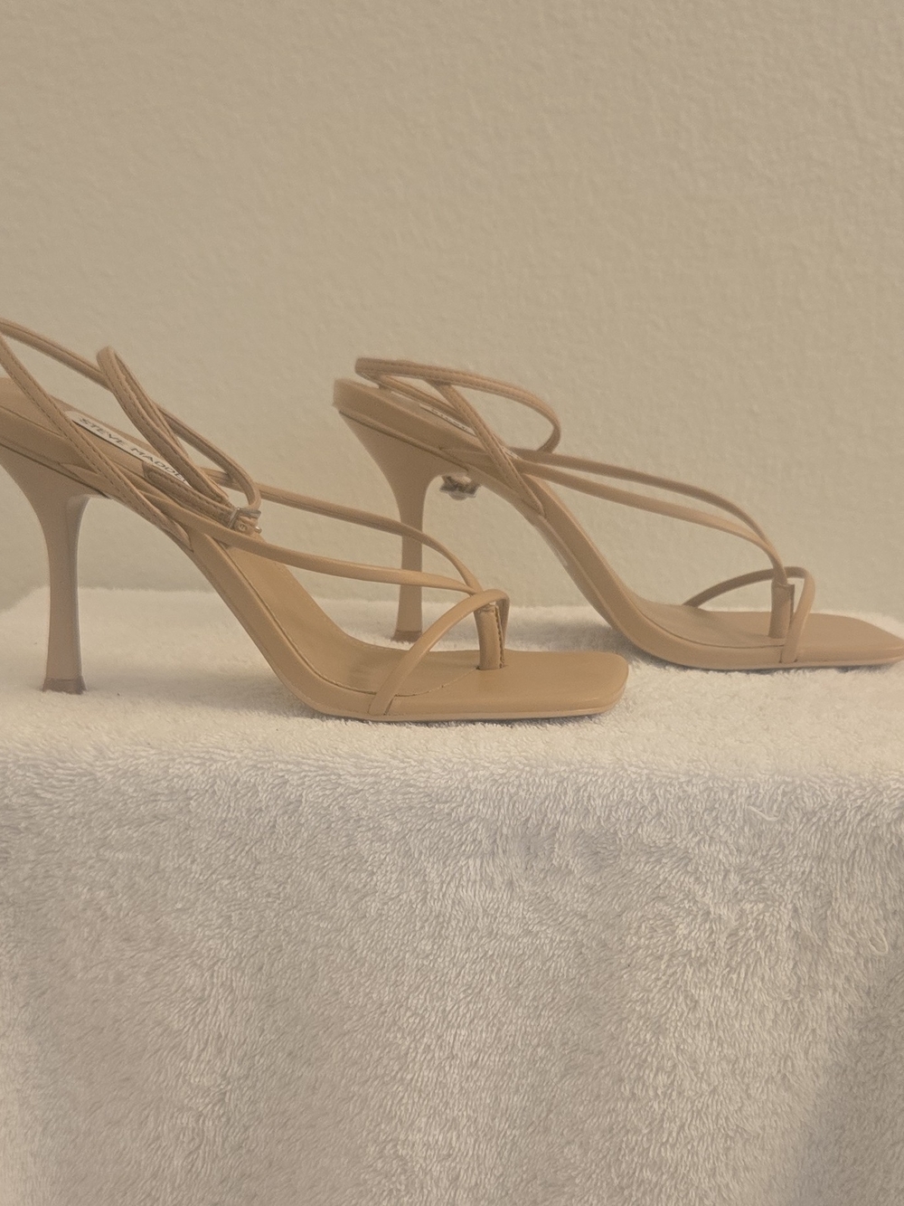 Steve Madden Annie Women’s Beige Strappy Stiletto Heels 8.5M - Picture 7 of 10